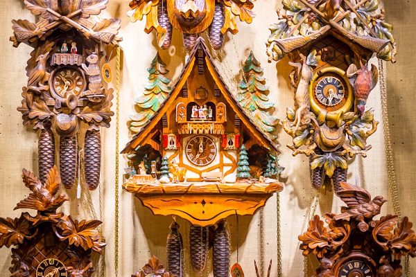 How Do Cuckoo Clocks Work?